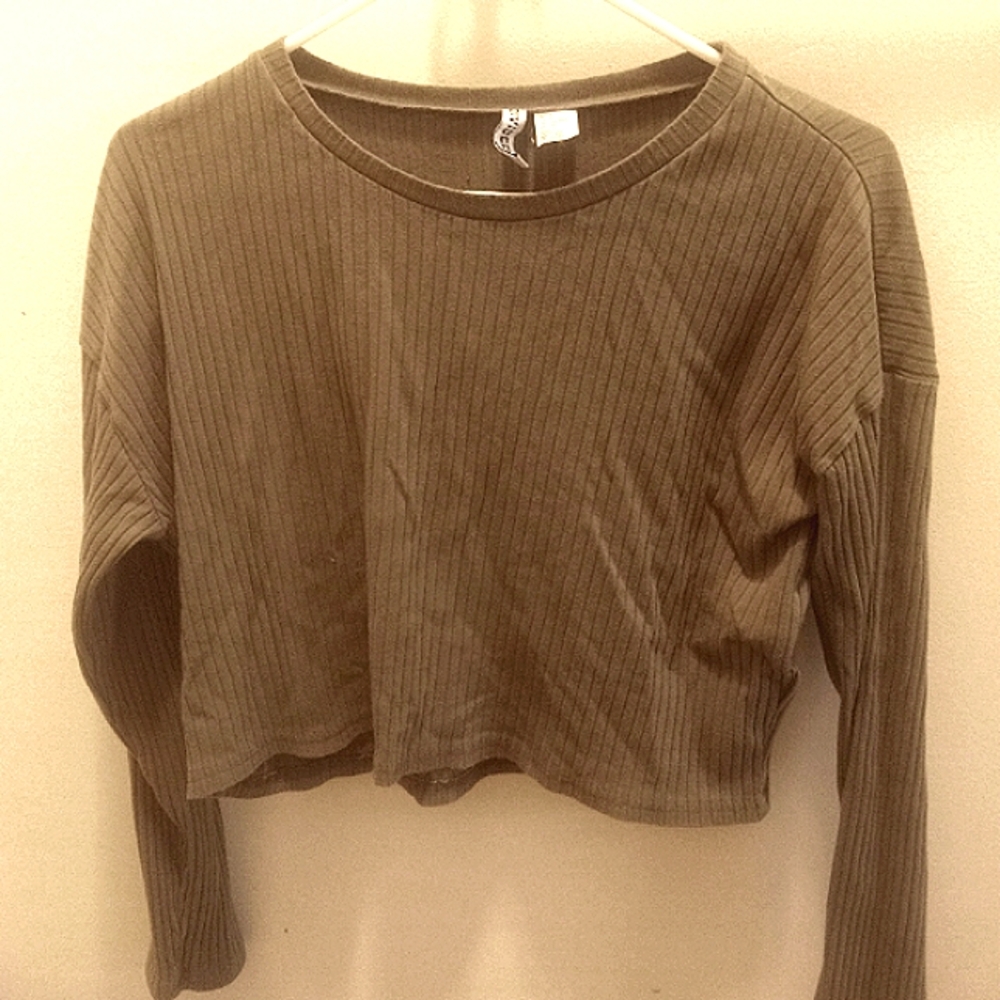 H&M Olive Ribbed crop top divided - Picture 2 of 3